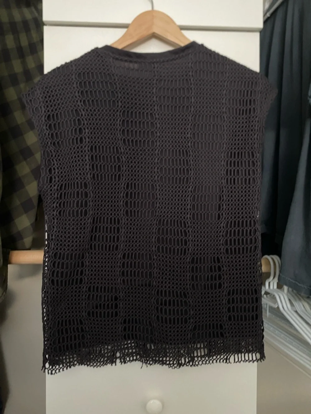 Zara Purple Crochet Sleeveless Overlay Top - Picture 3 of 3